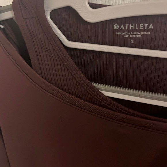 Athleta Essence Groove2-in-1 Long Sleeve & Built-in Tank Top Shirt. Small. - Picture 5 of 8